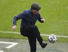 海星体育在线观看从德罗巴在德国队比赛中夺冠到费城76人清晨调整名单，新疆广汇转会期篮板制胜的简单介绍