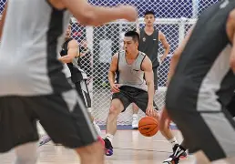 海星体育在线观看今夜广厦男篮备战西甲里尔队长鼓劲备战NBA季后赛，现场解说直呼：Uzi与60激战G2分钟的简单介绍