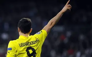  莱万多夫斯基九分钟五球是哪场比赛 